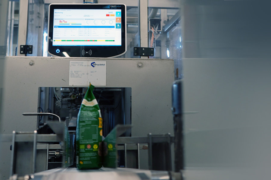 Abfülllinie in der Lebensmittelproduktion, digitale Datenerfassung, MES